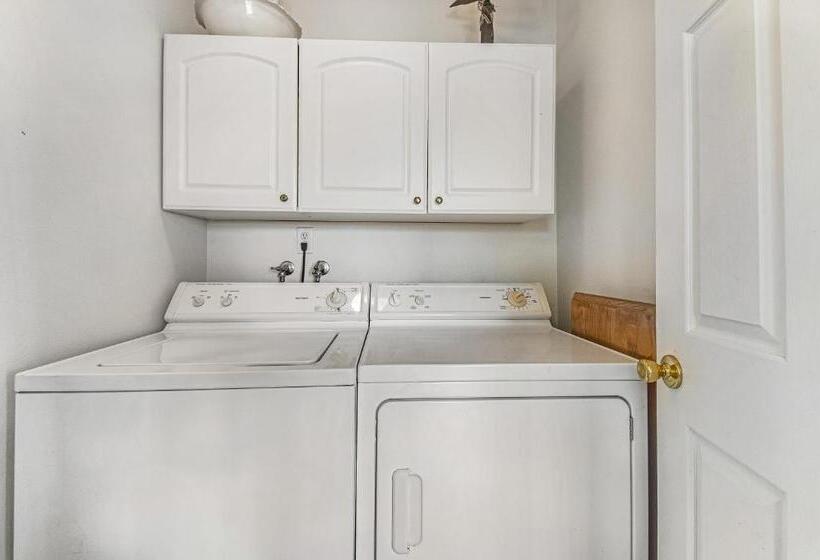 带3个卧室的公寓, Lakeview Condo 941 1