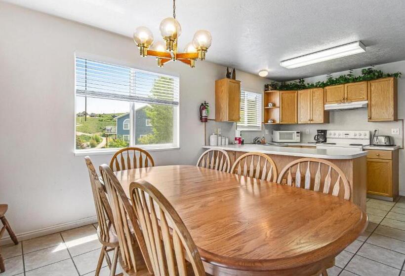 带3个卧室的公寓, Lakeview Condo 941 1