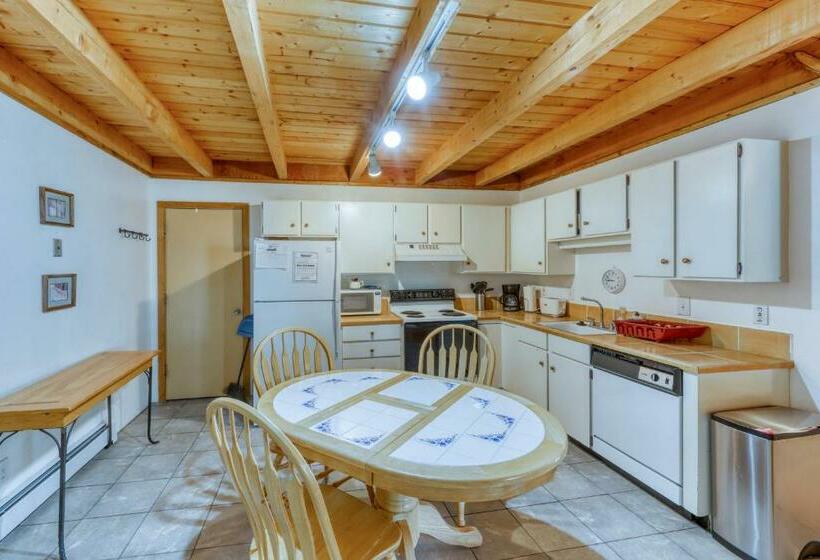 带2个卧室的公寓, Treehouse 108