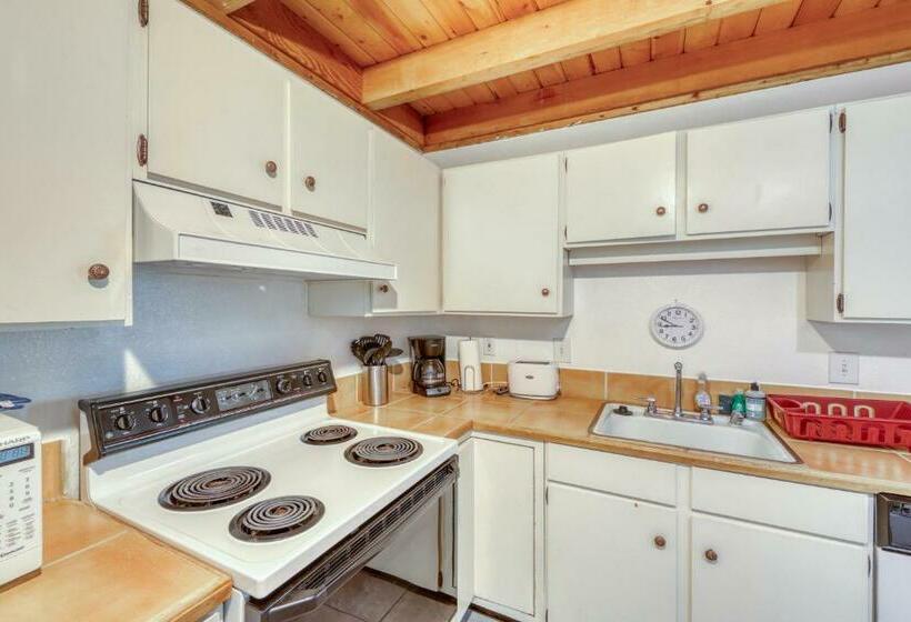 带2个卧室的公寓, Treehouse 108