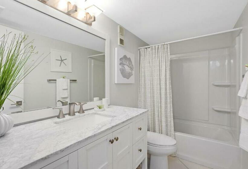 شقة غرفة نوم واحدة بالطابق الأرضى, Canaveral Towers