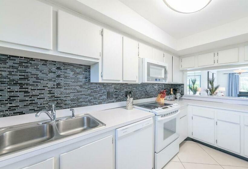 شقة غرفة نوم واحدة بالطابق الأرضى, Canaveral Towers