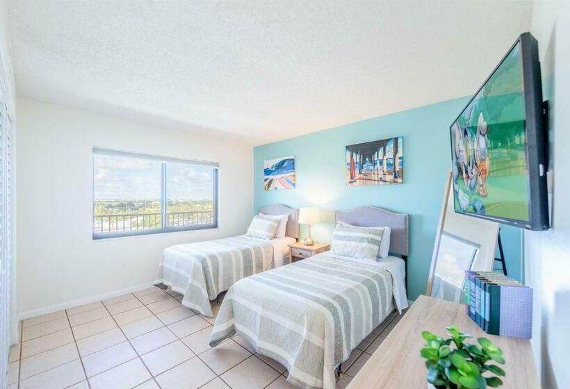 شقة غرفتين مطلة على البحر, Canaveral Towers