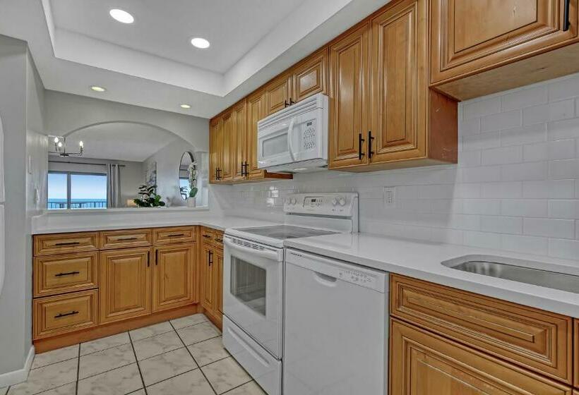 شقة غرفتين مطلة على البحر, Canaveral Towers