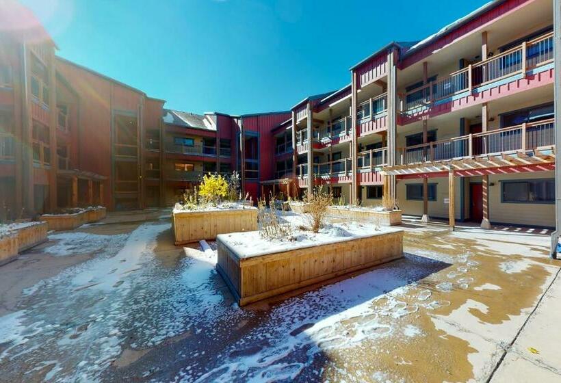 침실 4개 주택, Longbranch Condo #301