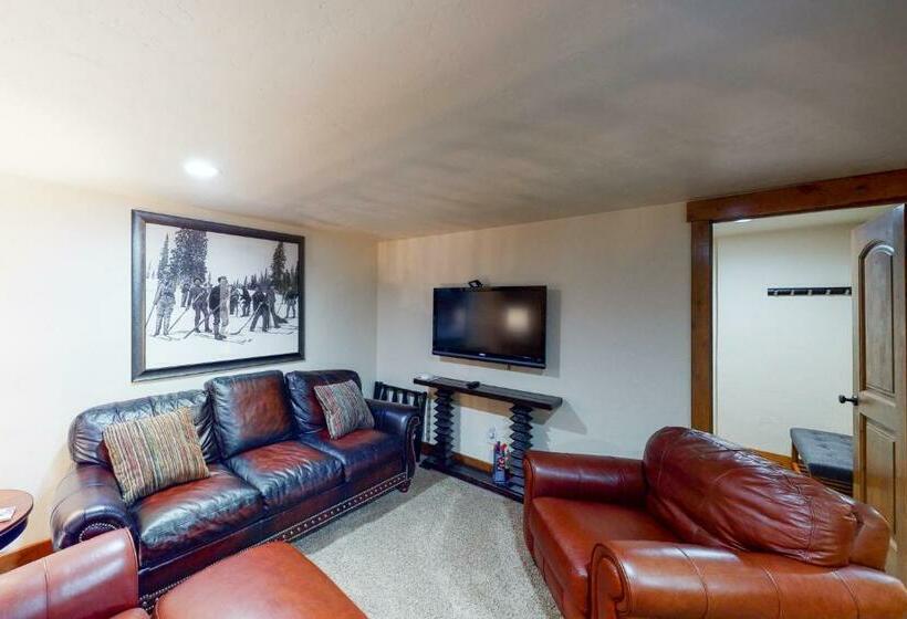 침실 4개 주택, Longbranch Condo #301