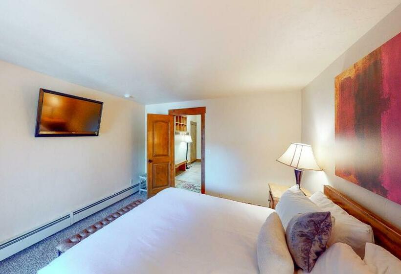 침실 4개 주택, Longbranch Condo #301