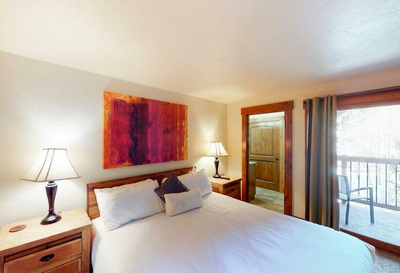 침실 4개 주택, Longbranch Condo #301