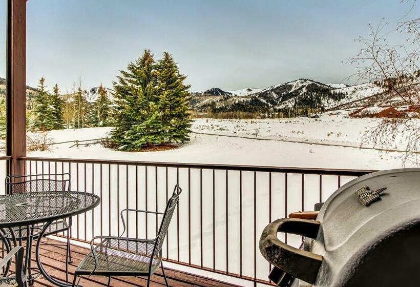 Апартаменты 2 Спальни, Red Pine Canyons View Condo