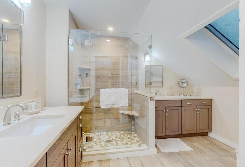 آپارتمان 1 خوابه, Trailside 48a