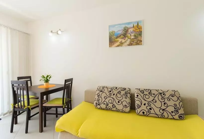 استودیو استاندارد با چشم‌انداز دریا و بالکن, Apartments Mandy