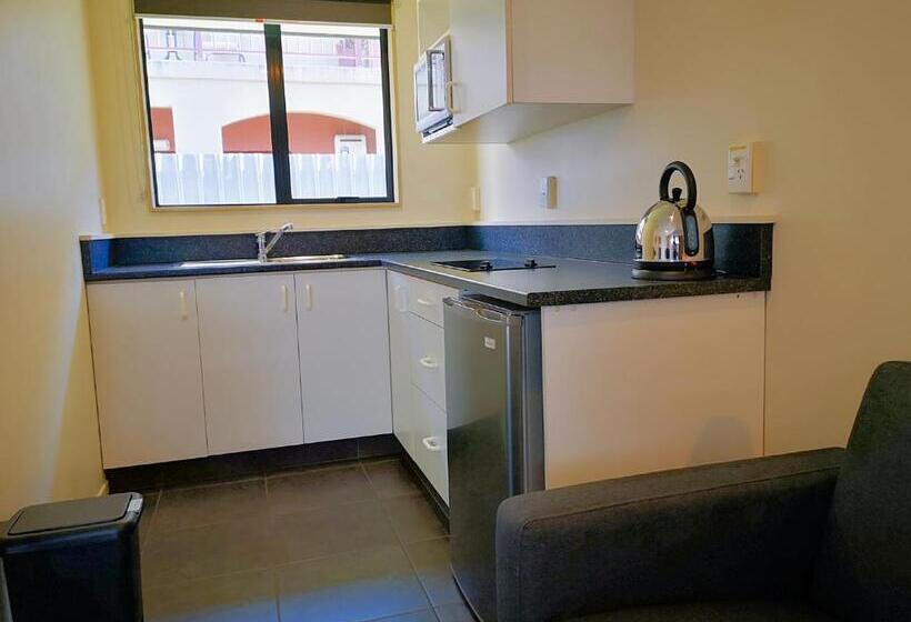Apartamento 2 Dormitórios, Aston Court Motel