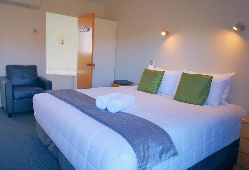 إستوديو قياسى, Aston Court Motel