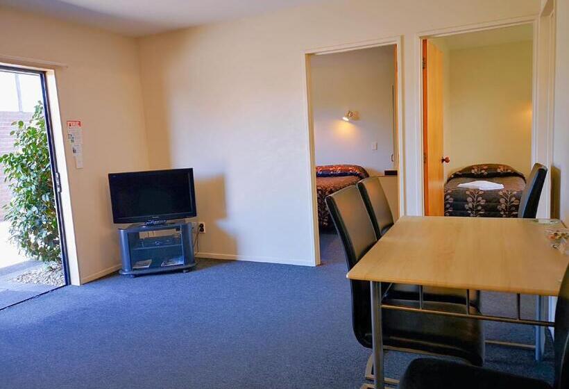 Apartamento 2 Dormitórios, Aston Court Motel