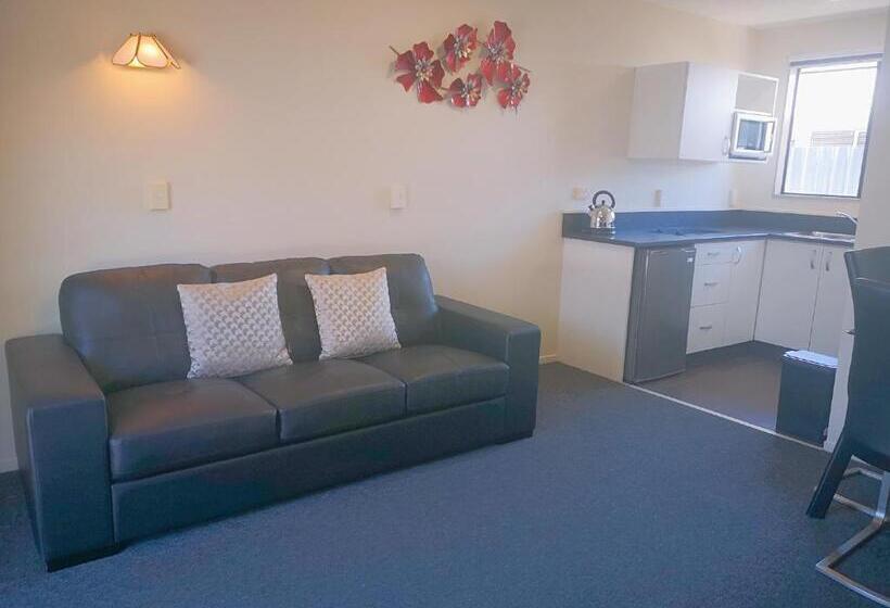 Apartamento 2 Dormitórios, Aston Court Motel
