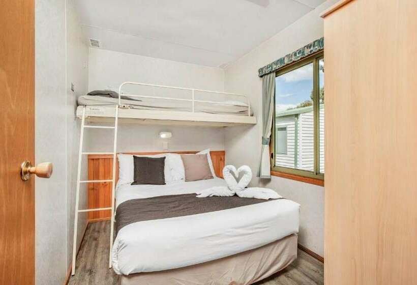 小室, Breeze Holiday Parks Halls Gap