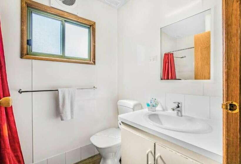 小室, Breeze Holiday Parks Halls Gap