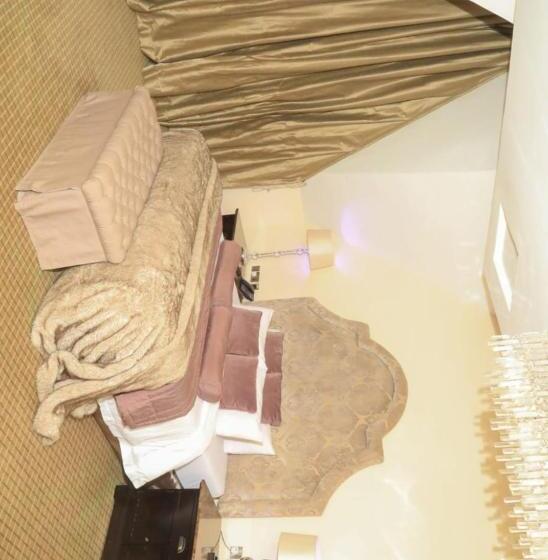 سوئیت پرزیدنت, Amor Hotels Abuja