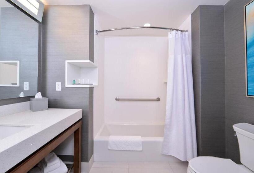 スタンダードルーム, Courtyard By Marriott Saskatoon Airport