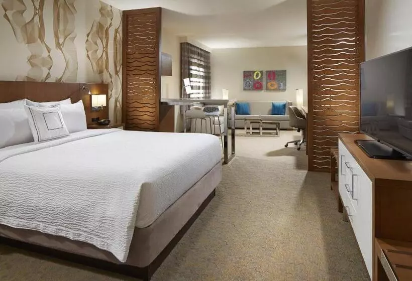キングサイズベッドのエクゼクティブルーム, Courtyard by Marriott Sunnyvale Silicon Valley