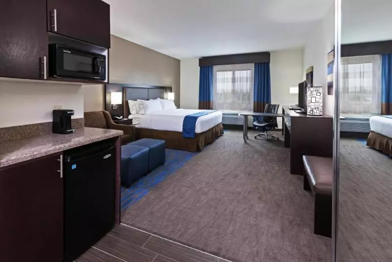 身障者適用キングサイズベッドルーム, Holiday Inn Express & Suites Glenpool Tulsa South By Ihg