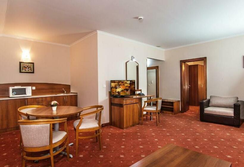 סוויטת סופריור, Izvor