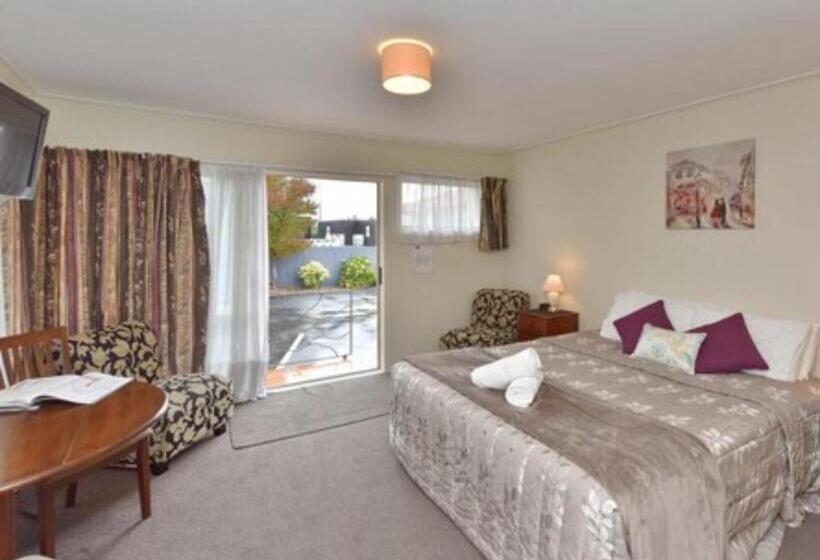 Студия Стандарт, Northcote Motor Lodge