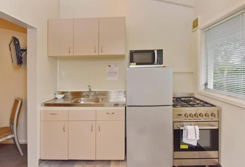 شقة غرفة واحدة, Northcote Motor Lodge