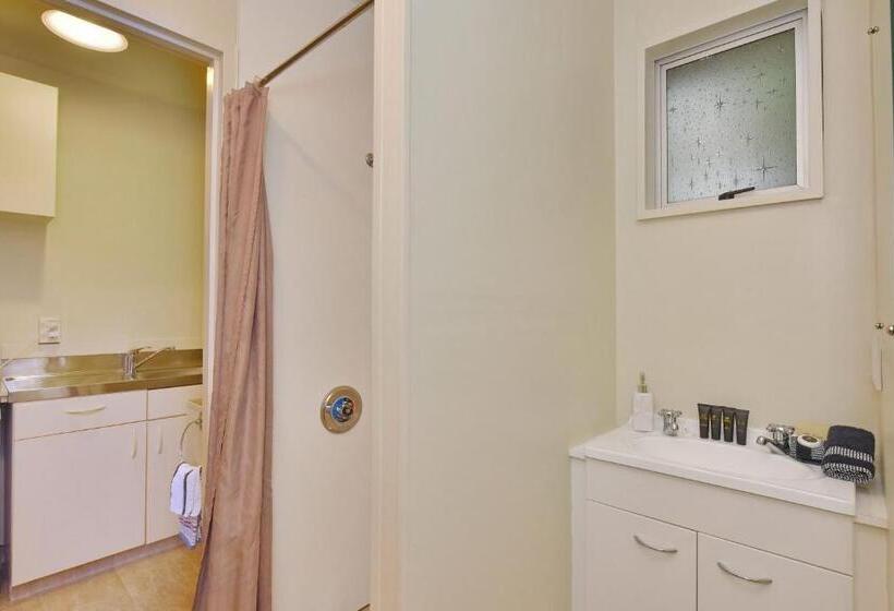 Студия Стандарт, Northcote Motor Lodge