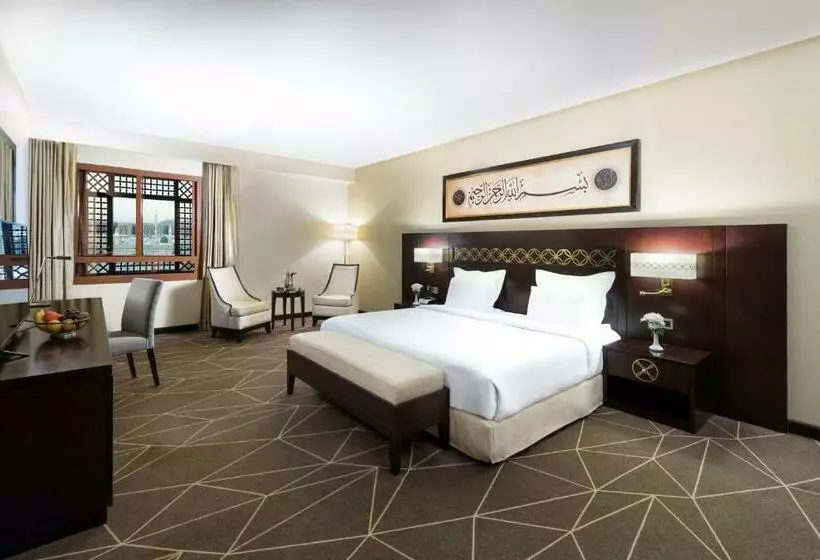 Executive-sviitti näköalalla, Pullman Zamzam Madina
