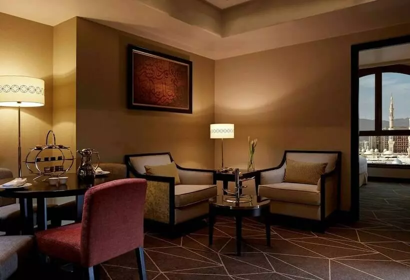 Executive-sviitti näköalalla, Pullman Zamzam Madina
