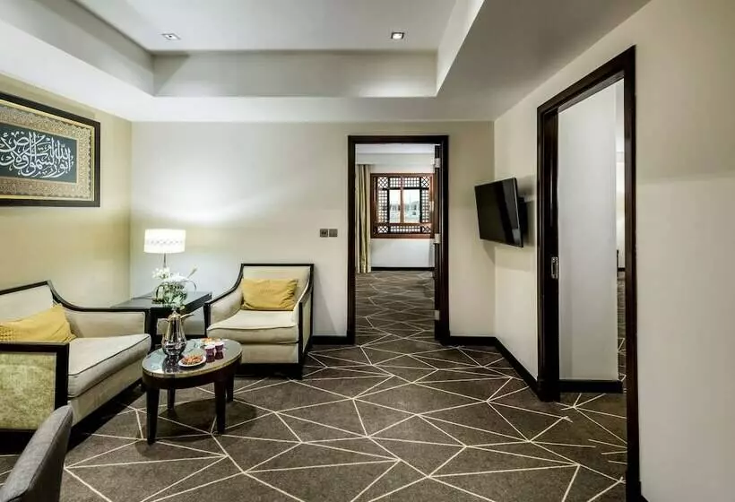 Executive-sviitti näköalalla, Pullman Zamzam Madina