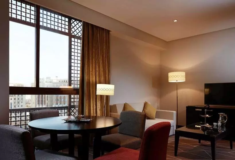 Deluxe-sviitti, Pullman Zamzam Madina