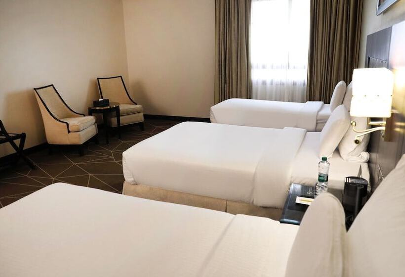 Номер Superior Вид на Город, Pullman Zamzam Madina