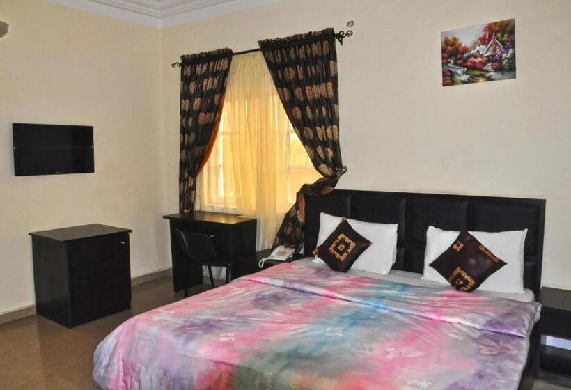 اتاق لوکس خانوادگی, Western Dreams