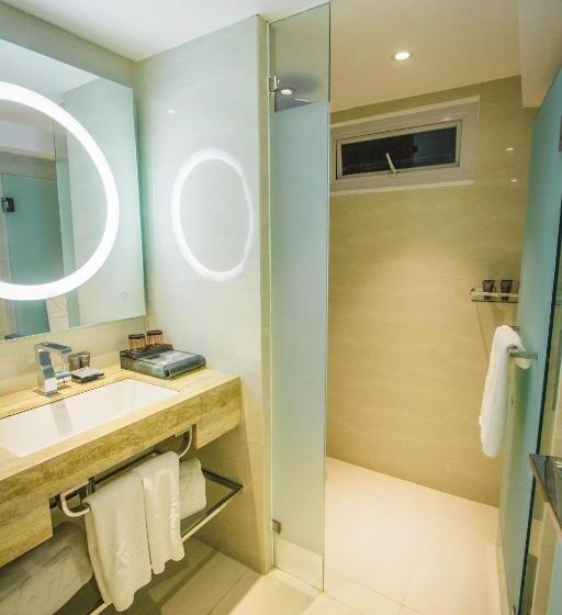 اتاق پریمیوم چهارنفره, Xyz