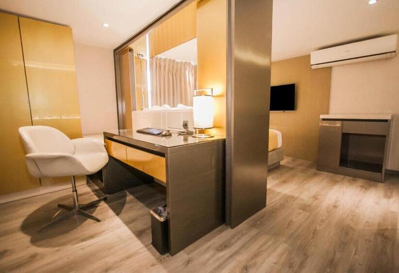 اتاق پریمیوم چهارنفره, Xyz