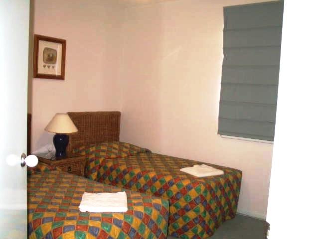 2 Bedroom Apartment with Views, King'S Row Holiday Apartments