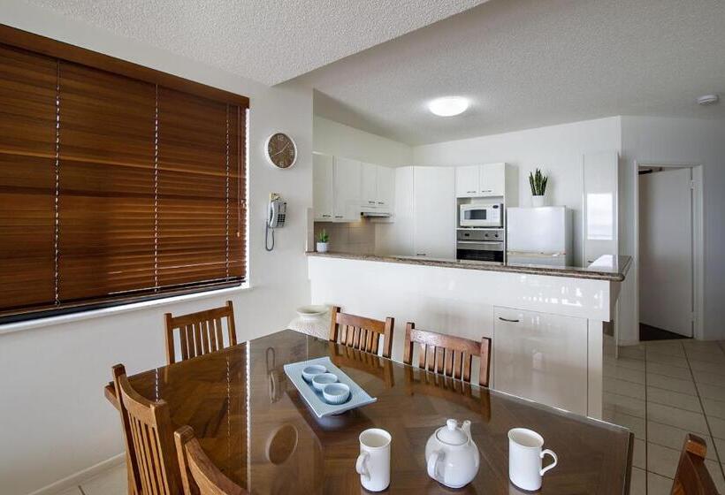 2 Bedroom Apartment with Views, King'S Row Holiday Apartments