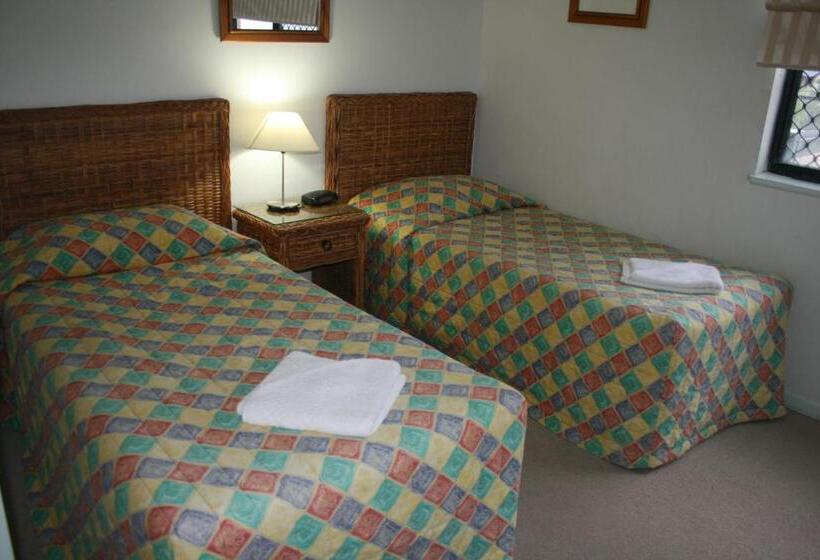 2 Bedroom Apartment with Views, King'S Row Holiday Apartments