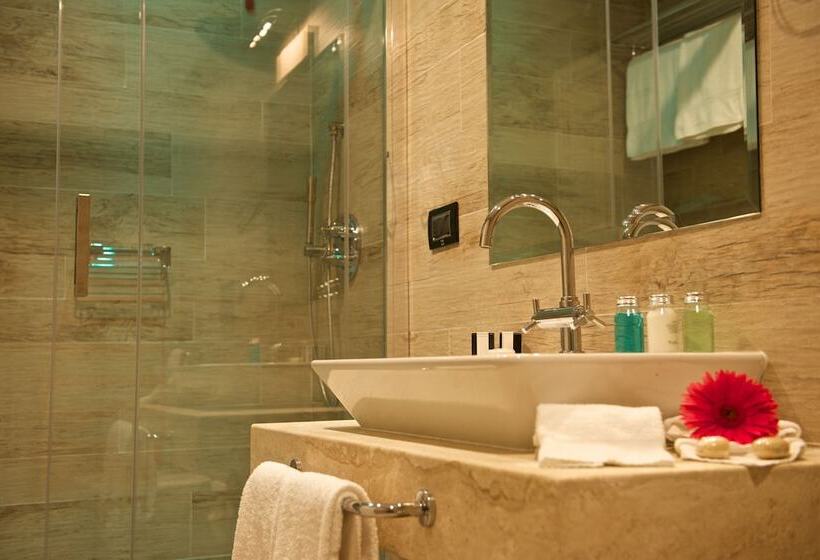 סוויטת ג'וניור נוף לים, La Villa Del Re   Adults Only   Small Luxury Hotels Of The World