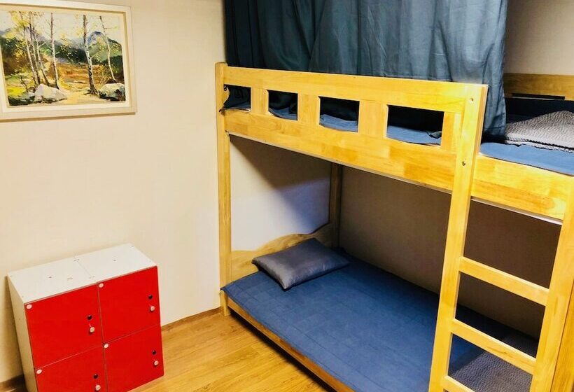 سرير فى غرفة مشتركه, High Street Guest House Hongdae   Hostel