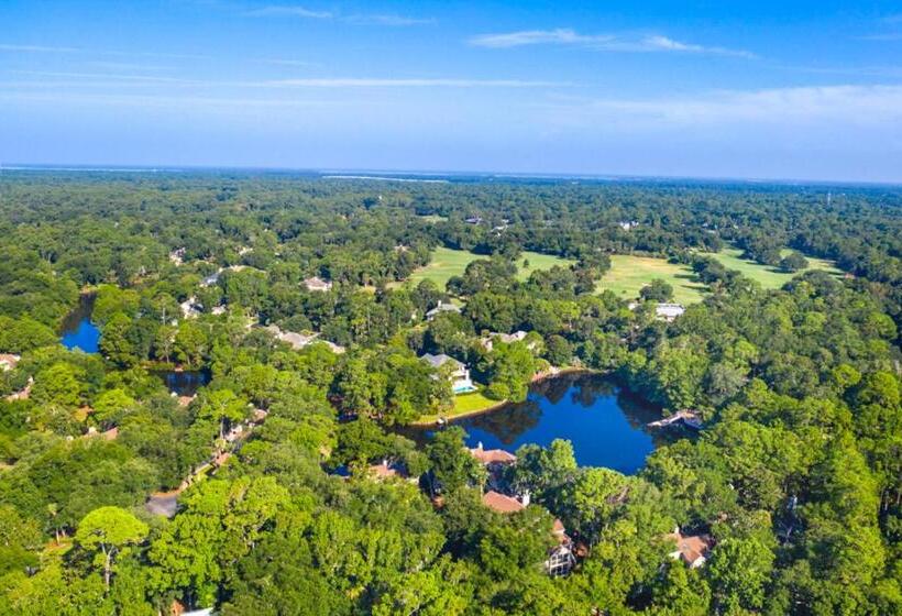 ２ベッドルームアパートメント, Barrington Arms 208