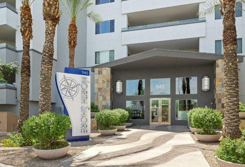 آپارتمان 3 خوابه, The Airplane Hangar