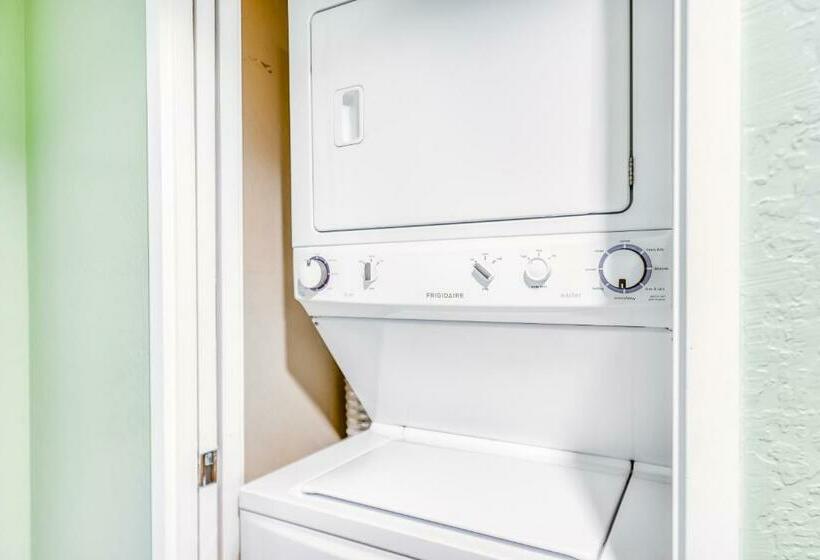 شقة غرفة واحدة, Kona Pacific C421