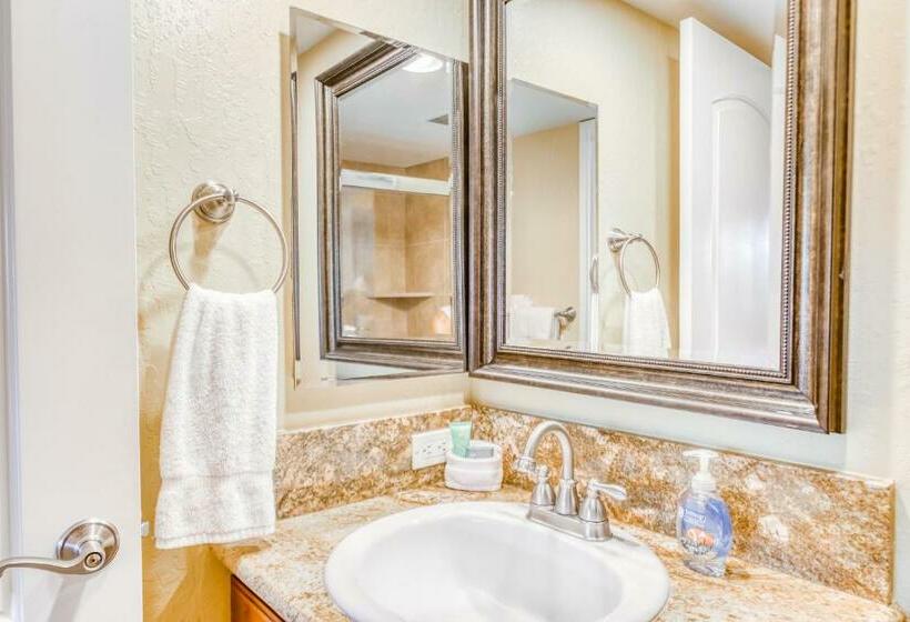 شقة غرفة واحدة, Kona Pacific C421