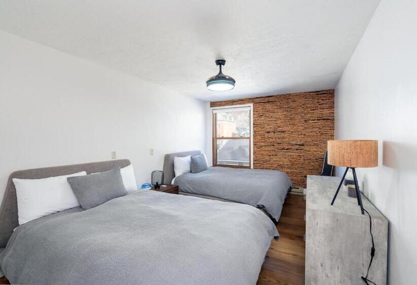 ２ベッドルームハウス, Colorado Ave East 101   Ski Loft House