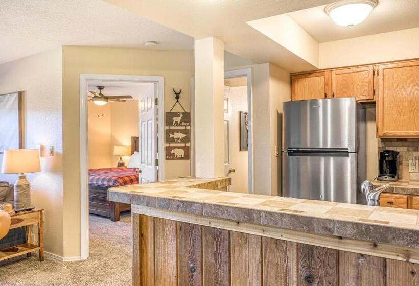 شقة غرفة واحدة, Mountain Spirits