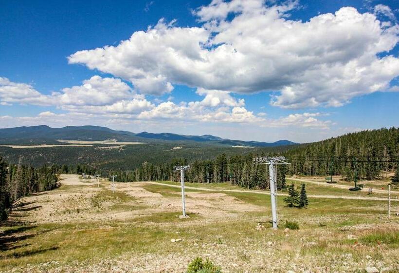 스탠다드 스튜디오, Raven S Nest