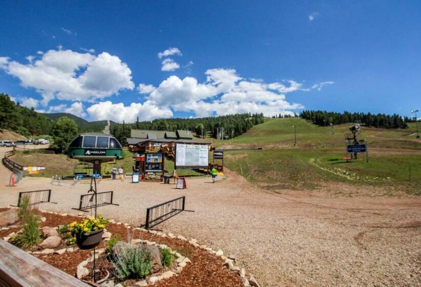 스탠다드 스튜디오, Raven S Nest